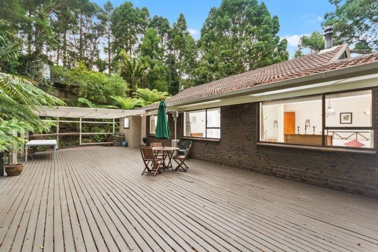 Photo of property in 130 Otitori Bay Road, Titirangi, Auckland, 0604