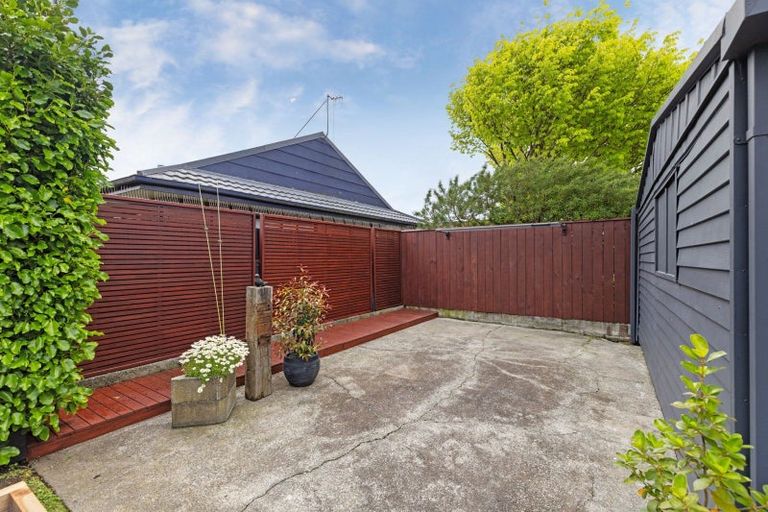 Photo of property in 19 Battersea Place, Roslyn, Palmerston North, 4414