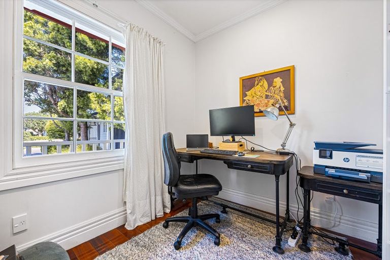 Photo of property in 4/14-26 Beach Road, Northcote Point, Auckland, 0627