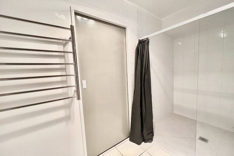 Photo of property in 329 Great South Road, Papakura, 2110