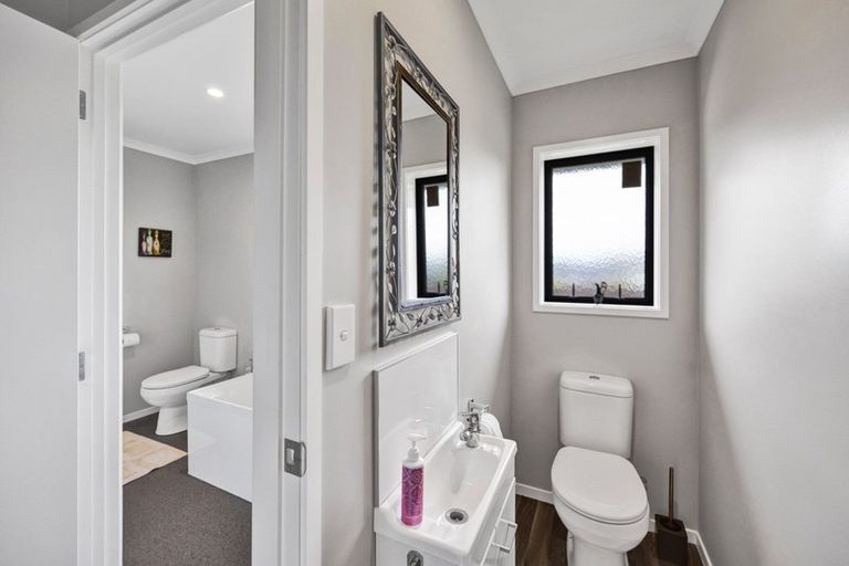 Photo of property in 21 Elizabeth Grove, Stratford, 4332