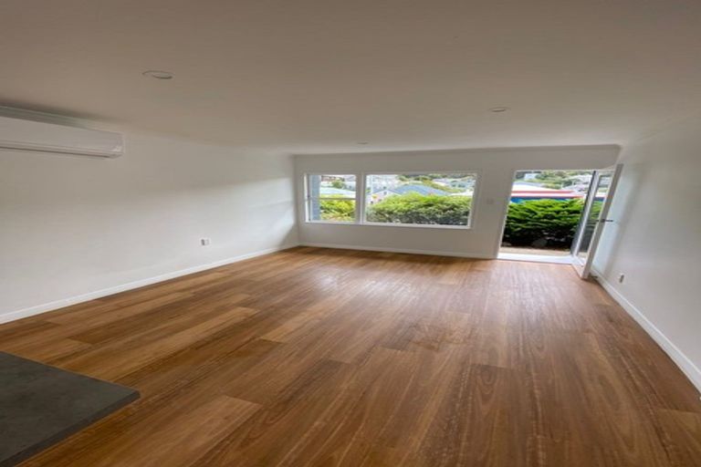 Photo of property in 1/17 The Parade, Island Bay, Wellington, 6023