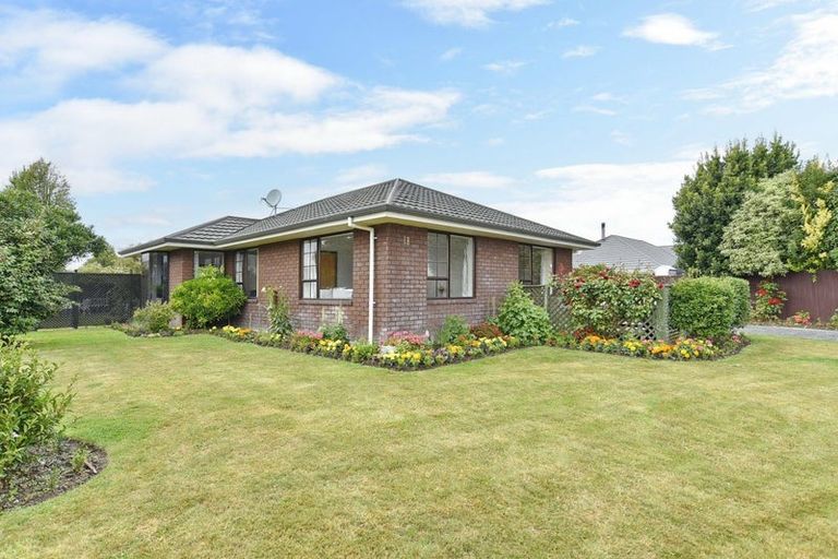 Photo of property in 18 Harrall Place, Kaiapoi, 7630
