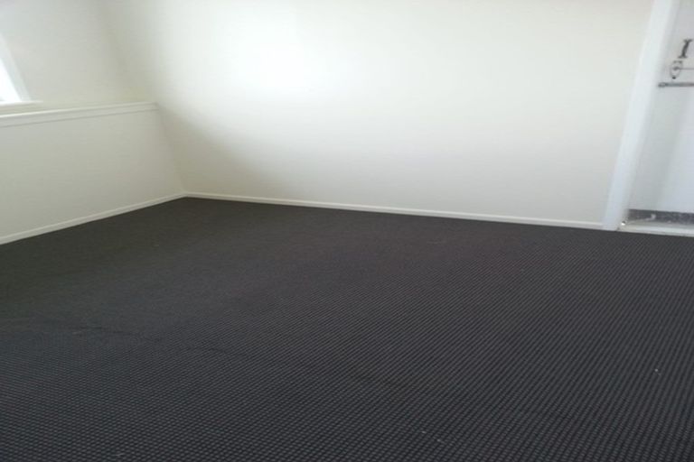 Photo of property in 12 Mataroa Avenue, Northland, Wellington, 6012