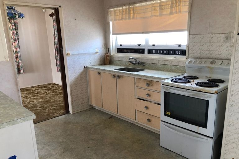 Photo of property in 46 Lee Street, Castlecliff, Whanganui, 4501