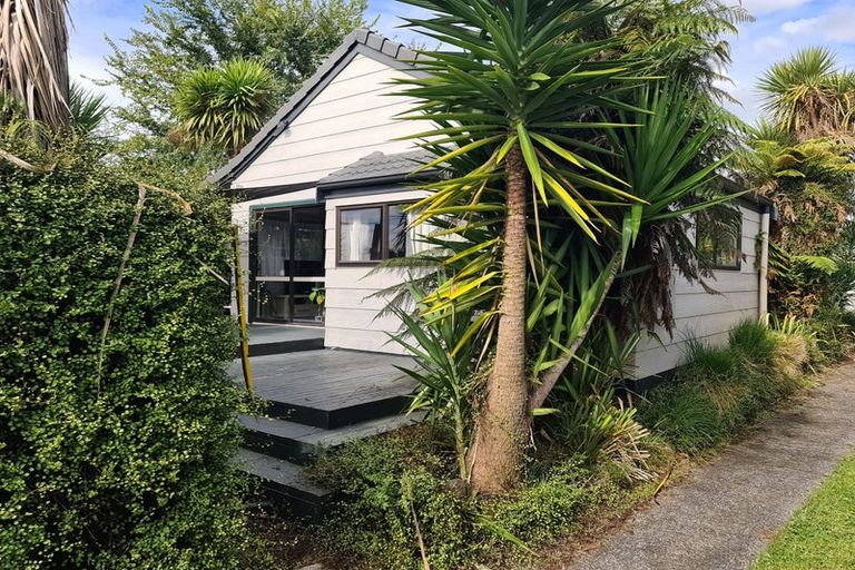 Photo of property in 17 Kentucky Crescent, Nawton, Hamilton, 3200