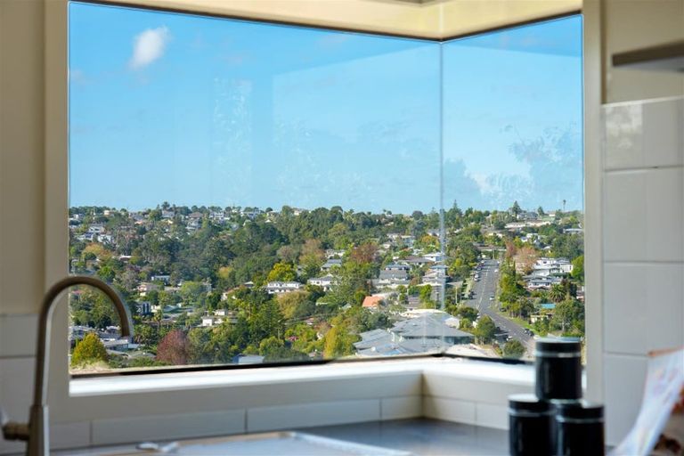 Photo of property in 1/3 Valecrest Place, Bayview, Auckland, 0629