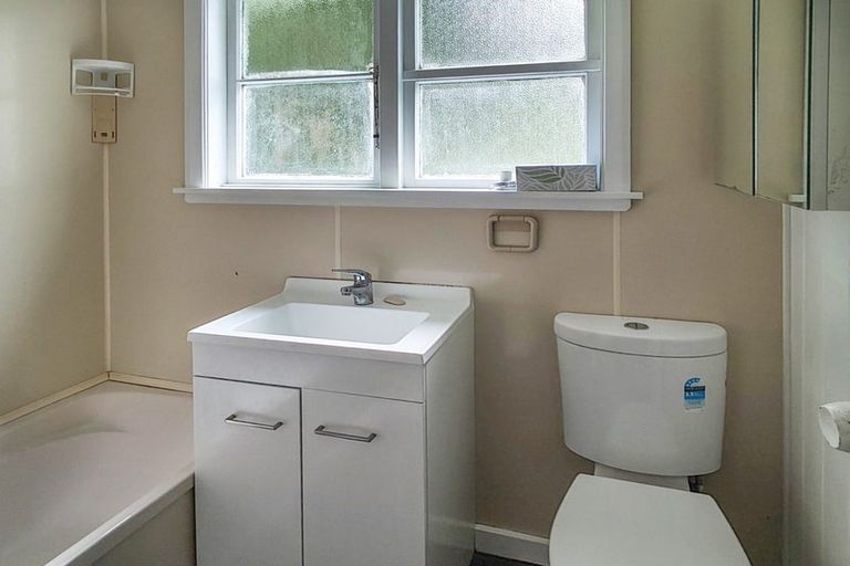 Photo of property in 115 Judd Crescent, Naenae, Lower Hutt, 5011