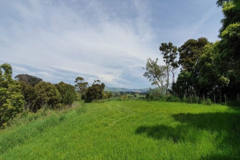 Photo of property in 8 Three Paddock Lane, Fitzherbert, Palmerston North, 4410
