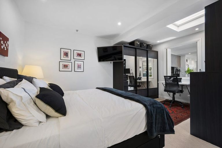 Photo of property in 10/318u Oriental Parade, Oriental Bay, Wellington, 6011