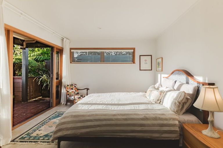 Photo of property in 42 Tizard Road, Birkenhead, Auckland, 0626