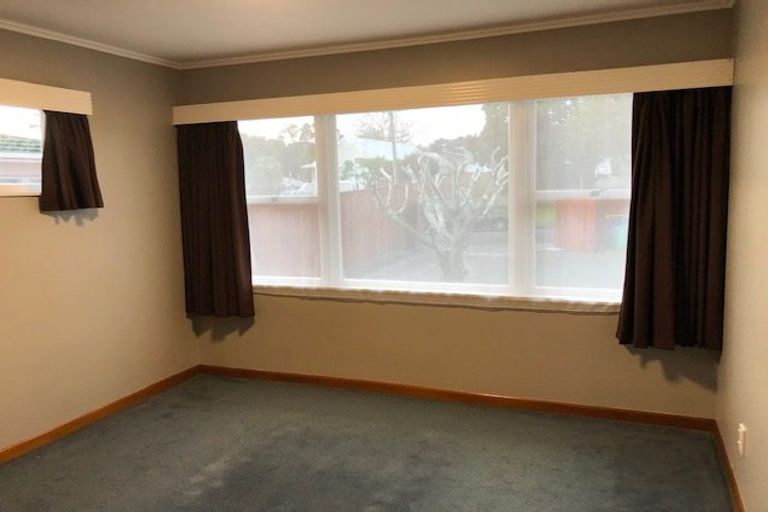Photo of property in 15 Dakota Avenue, Beach Haven, Auckland, 0626