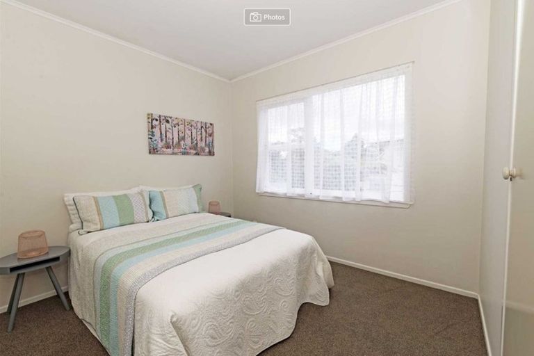 Photo of property in 23 Luckens Road, West Harbour, Auckland, 0618