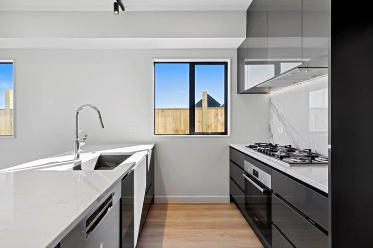 Photo of property in 5 Green Bamboo Road, Hobsonville, Auckland, 0616