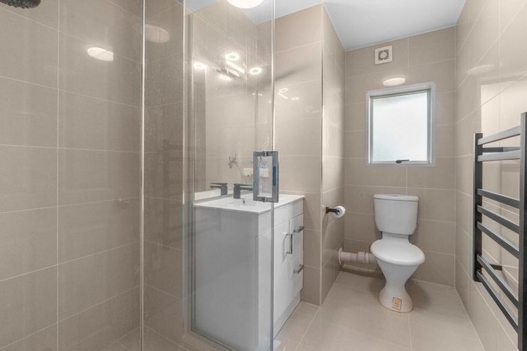 Photo of property in 29 Ferntree Terrace, West Harbour, Auckland, 0618