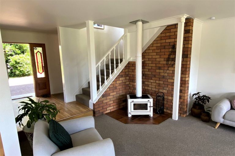 Photo of property in 5 Godwit Place, Waiuku, 2123
