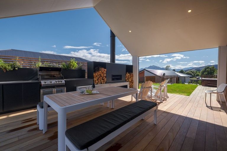 Photo of property in 3 Little Alpha Loop, Wanaka, 9305
