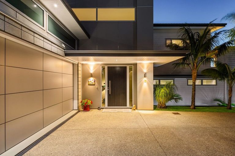 Photo of property in 8 Kerema Way, Schnapper Rock, Auckland, 0632