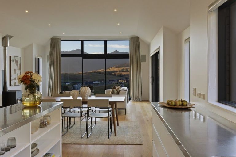 Photo of property in 3 Pioneer Court, Jacks Point, Queenstown, 9371