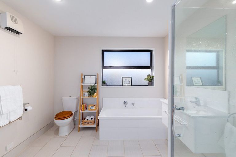 Photo of property in 15 Surrey Street, Linwood, Christchurch, 8062