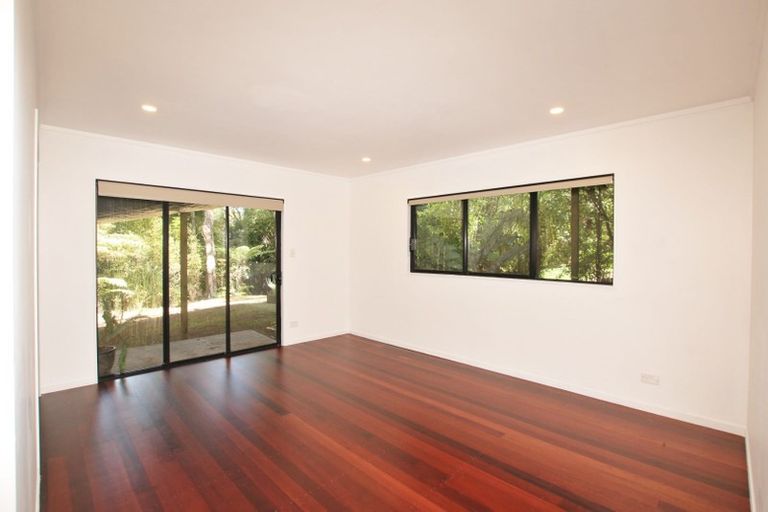 Photo of property in 53b Onedin Place, Titirangi, Auckland, 0604