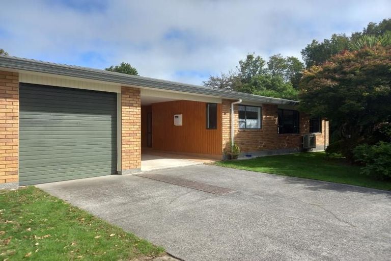 Photo of property in 2 Orsino Place, Stratford, 4332