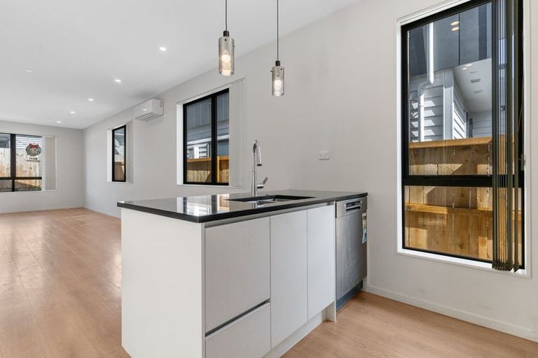 Photo of property in 103c Lynwood Road, New Lynn, Auckland, 0600