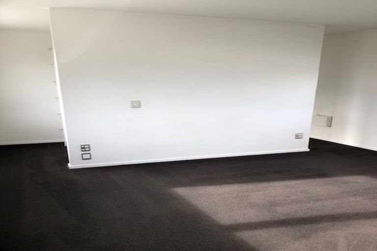 Photo of property in 4/6 Defoe Place, Waltham, Christchurch, 8023