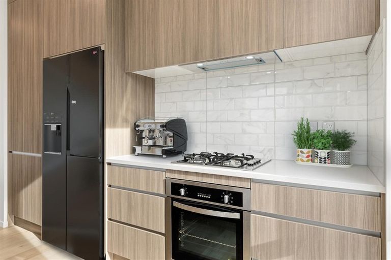 Photo of property in 3 Matikao Way, Pukekohe, 2120