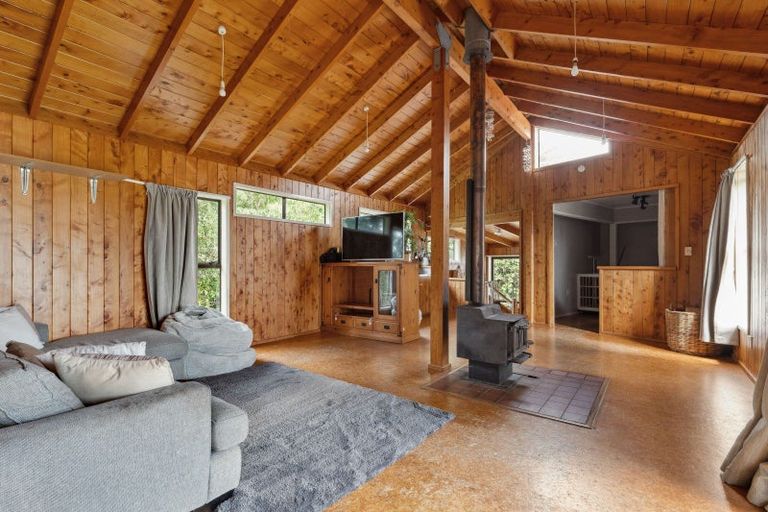 Photo of property in 24 Montjoy Street, Stratford, 4332