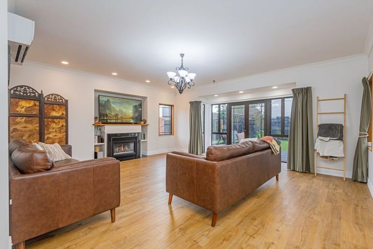 Photo of property in 23 Balmoral Drive, Terrace End, Palmerston North, 4410