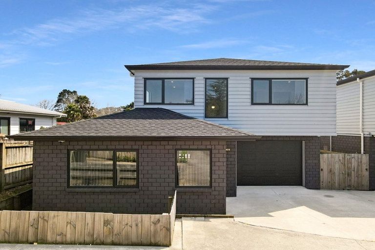 Photo of property in 18a Riverpark Crescent, Henderson, Auckland, 0610