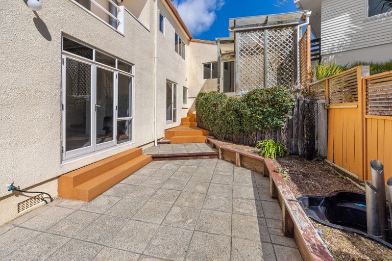 Photo of property in 3 Pentland Place, Highlands Park, New Plymouth, 4312