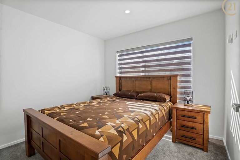 Photo of property in 22a Survila Street, Takanini, 2110