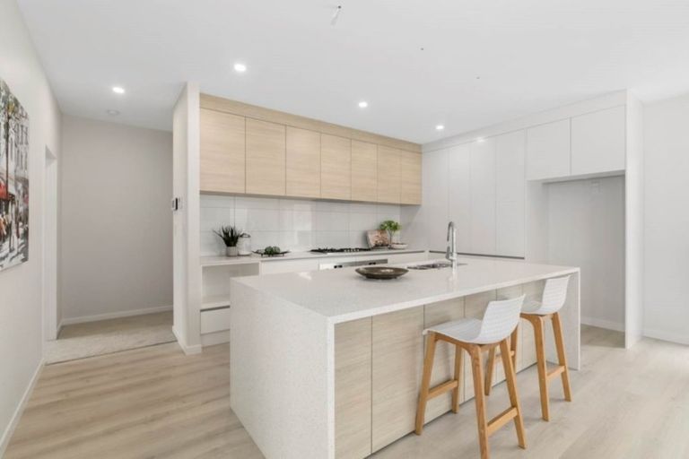 Photo of property in 98 Godfrey Drive, Orewa, 0931