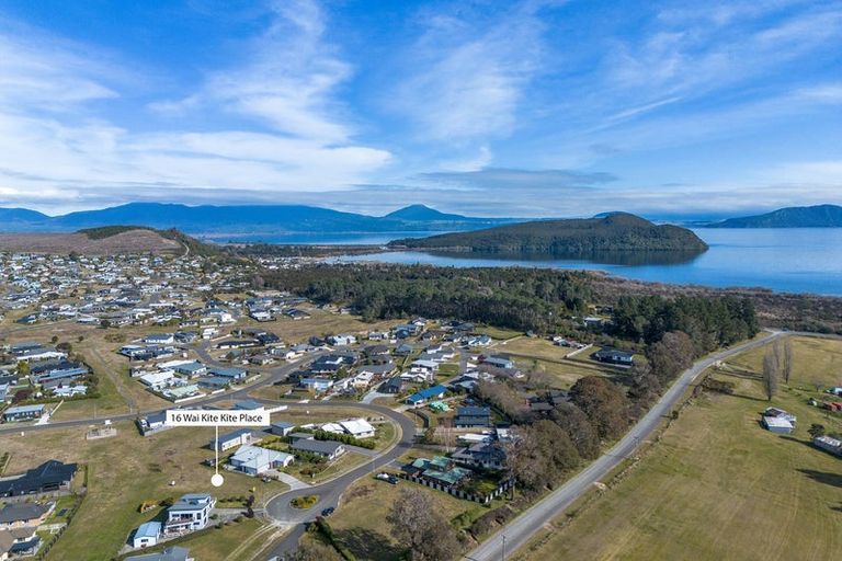 Photo of property in 16 Wai Kite Kite Place, Motuoapa, 3382