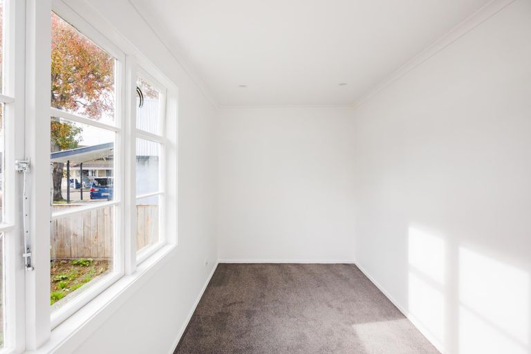 Photo of property in 73 Rangiora Avenue, Roslyn, Palmerston North, 4414