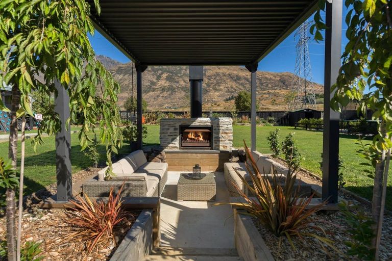 Photo of property in 13 Poolburn Court, Lake Hayes, Queenstown, 9304
