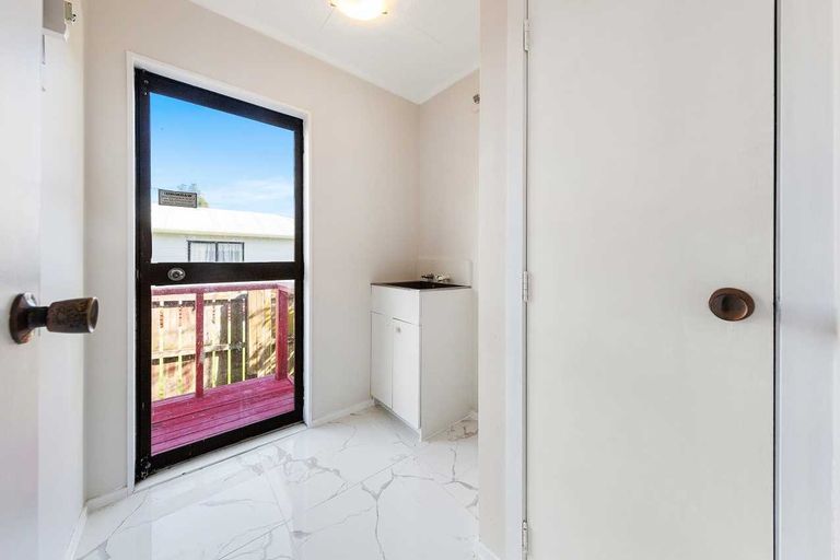 Photo of property in 17 Ballance Avenue, Papatoetoe, Auckland, 2104