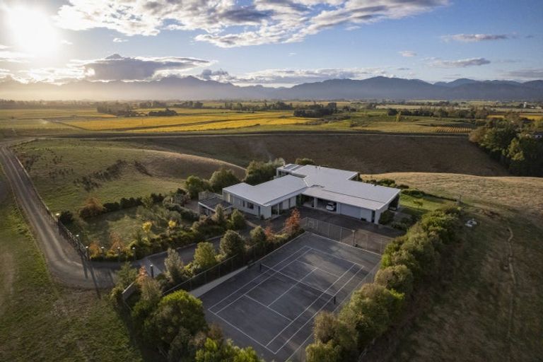 Photo of property in 127 Fairbourne Drive, Fairhall, Blenheim, 7272