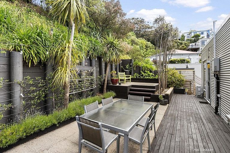 Photo of property in 13 Kopiko Way, Brooklyn, Wellington, 6021