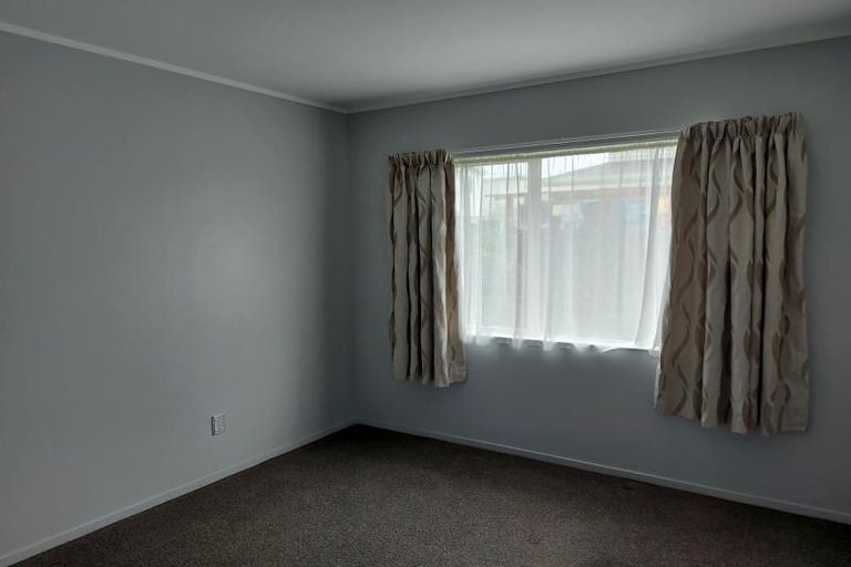 Photo of property in 100 Manuroa Road, Takanini, 2112