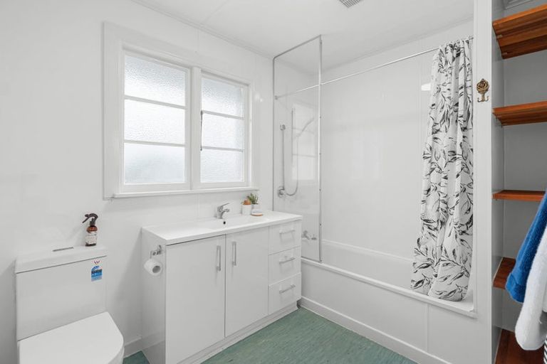 Photo of property in 136 Brookside Terrace, Bryndwr, Christchurch, 8053