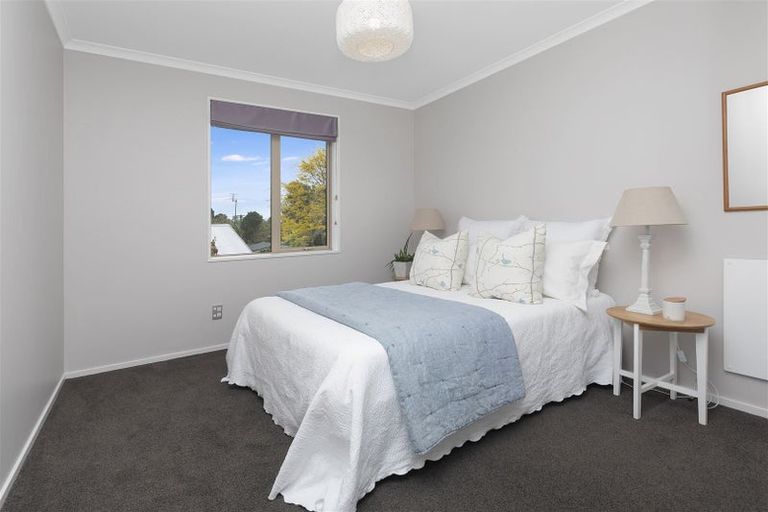 Photo of property in 135a Avonhead Road, Avonhead, Christchurch, 8042