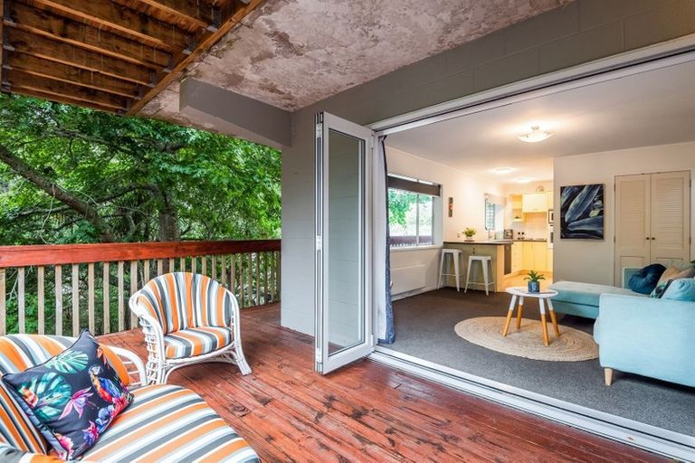 Photo of property in 1/17 Havenwood Place, Birkenhead, Auckland, 0626