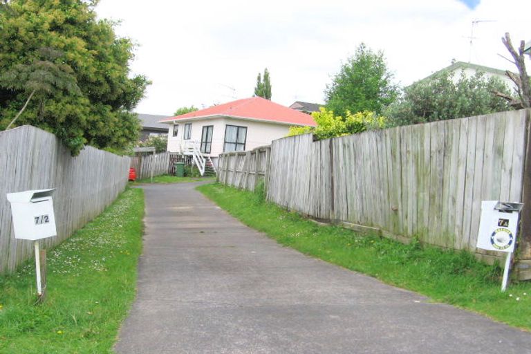 Photo of property in 2/7 Maywood Crescent, Glen Eden, Auckland, 0602