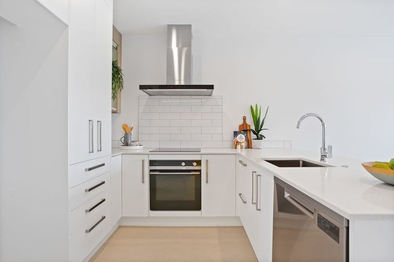 Photo of property in 4 Juniper Drive, Rosehill, 2113