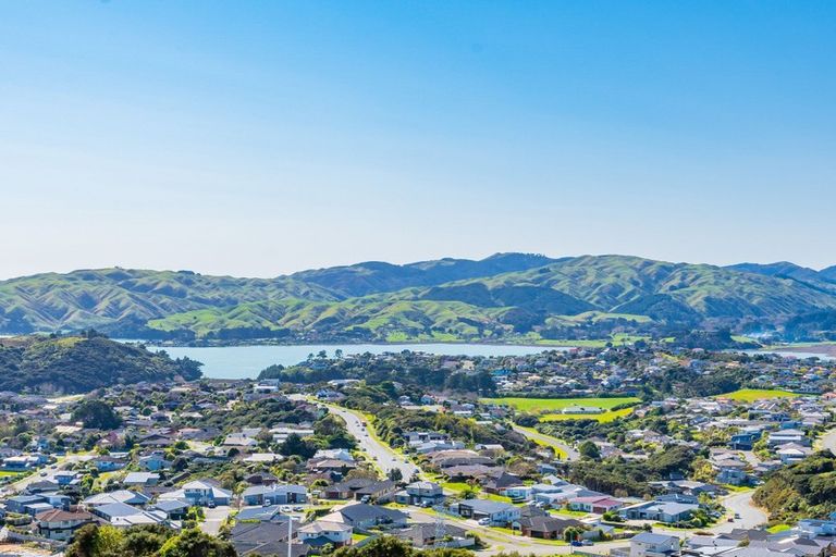 Photo of property in 3 Navigation Drive, Whitby, Porirua, 5024