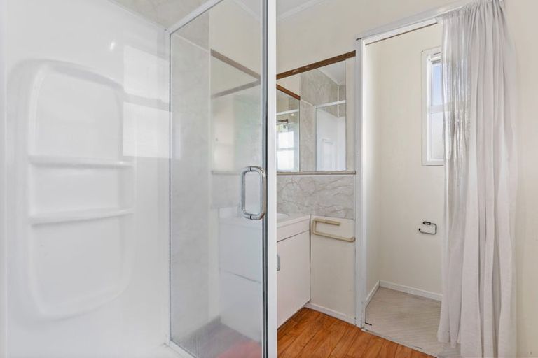 Photo of property in 1/12 Cresta Avenue, Beach Haven, Auckland, 0626