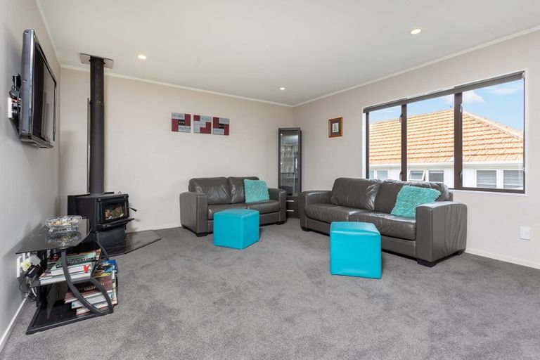 Photo of property in 34 Karaka Street, Helensville, 0800